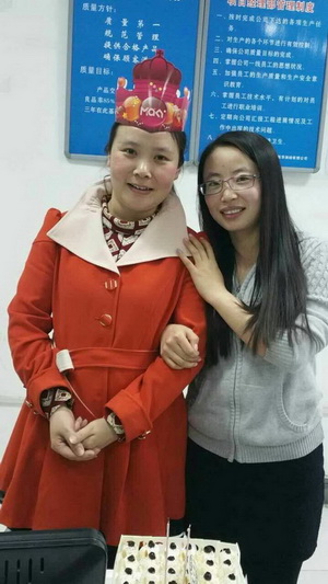 过生日、看电影 文化活动真多彩