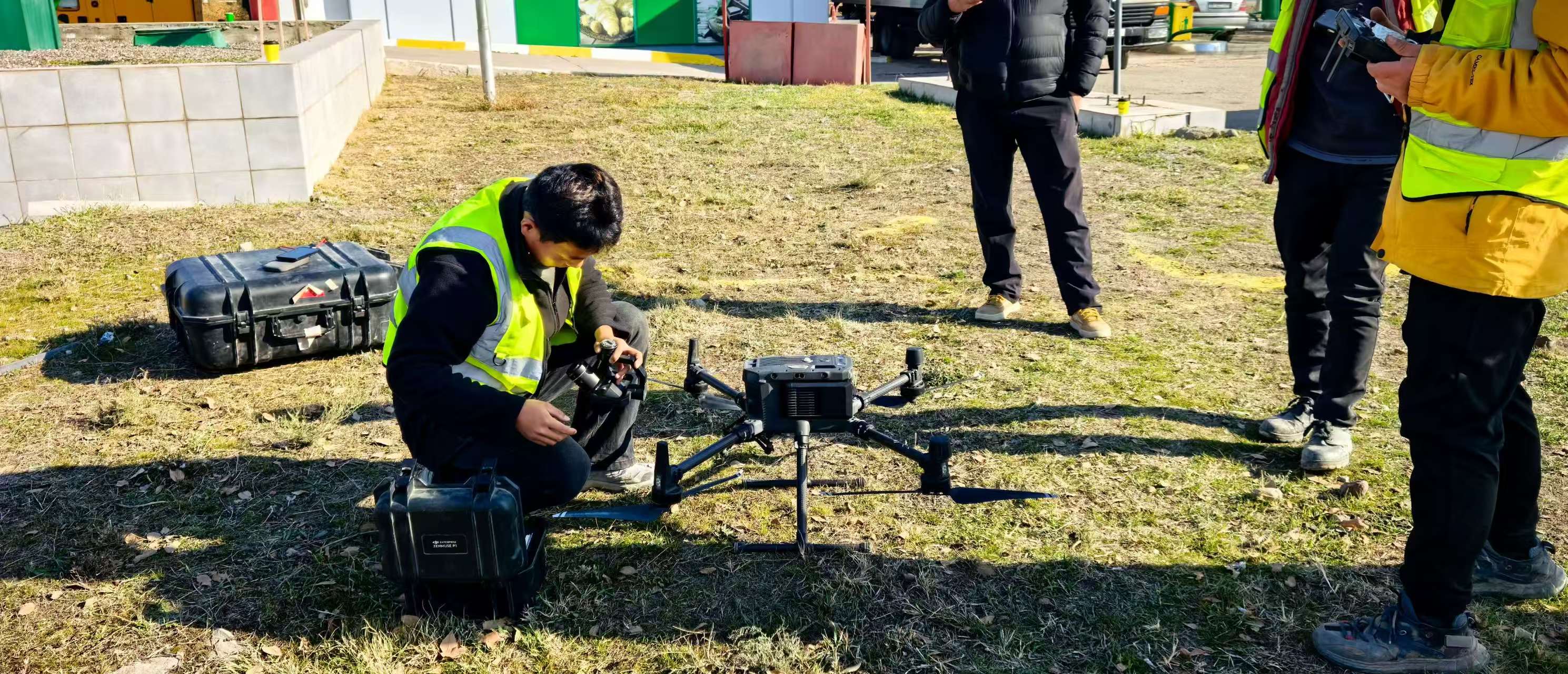 山区复杂地形航测实战：仿地飞行技术深度解析与应用 引言：山区航测的技术挑战与突破